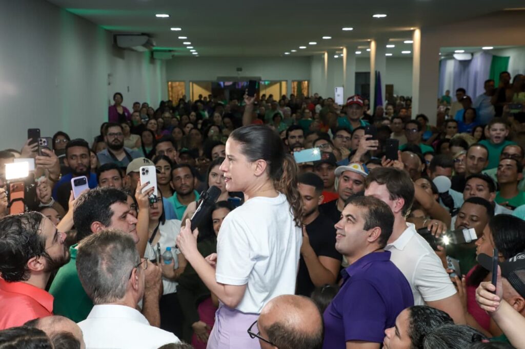 População vai às ruas de Vicência para receber Raquel, que lidera ato político e mostra força na Mata Norte