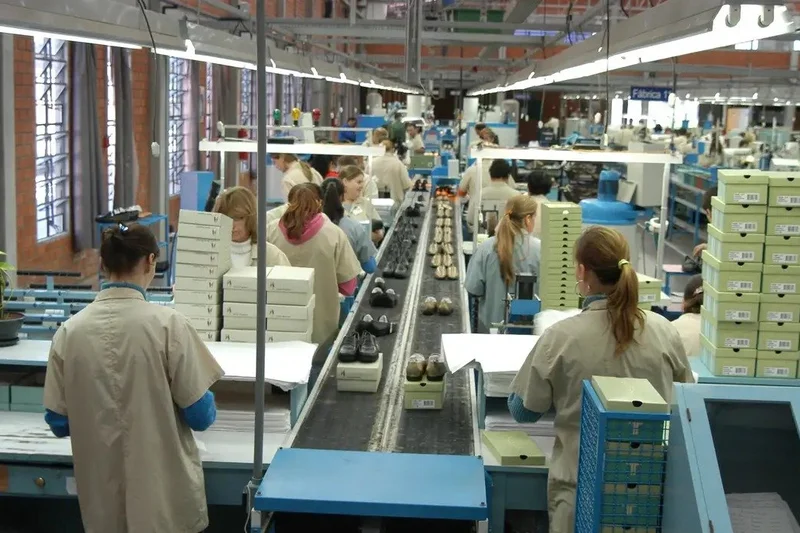 TUDO DANDO CERTO: Indústria de Pernambuco cresce 2,4% em maio e acumula alta de 14,9% no ano