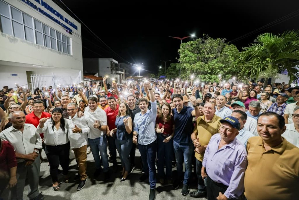 PEGANDO CARONA: João Campos participa de entregas do Governo Federal para o município de Solidão