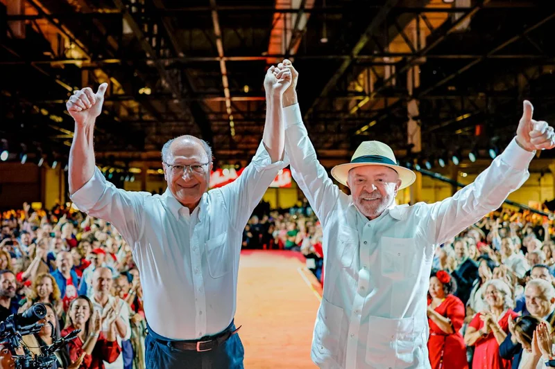 Lula é oficializado candidato à reeleição e faz críticas às emendas parlamentares