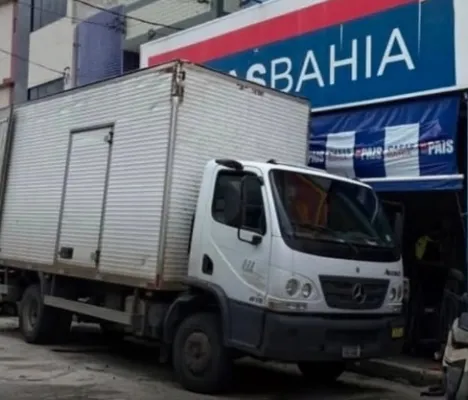 Na fase 2, Casas Bahia limpam estoque das quase 300 lojas fechadas no Brasil