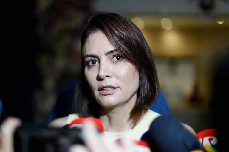 Michelle Bolsonaro confirma candidatura ao Senado pelo DF em carta lida na convenção do PL