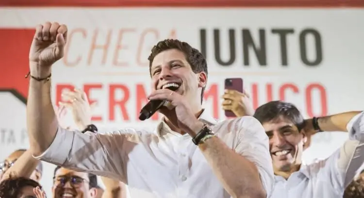 TRE-PE aponta propaganda irregular em barqueata de João Campos