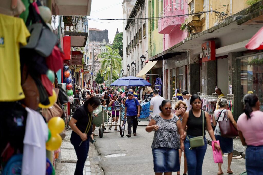 Pernambuco lidera crescimento do comércio no Brasil no primeiro semestre, aponta IBGE