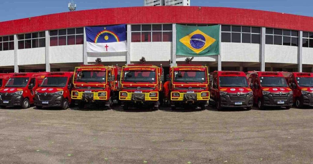 Com investimento de R$ 9,6 milhões, SDS entrega novos veículos ao Corpo de Bombeiros