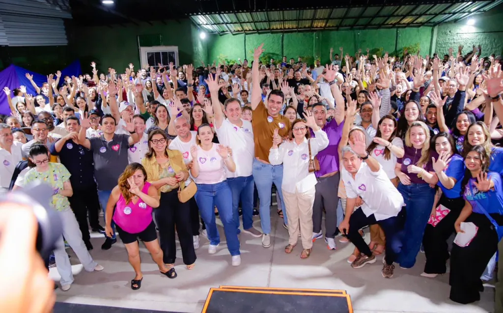Evento em Caruaru reúne centenas de pessoas em apoio às candidaturas de Anderson Luiz e Fernando Monteiro