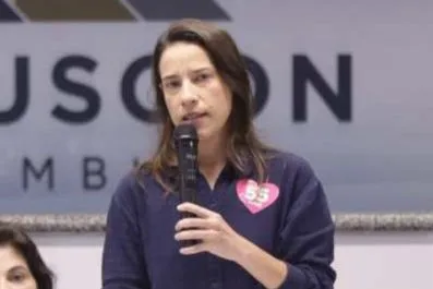 Raquel Lyra diz que tentam atribuir a ela autoria de cartazes apócrifos: “Impressionante o nível de crueldade”