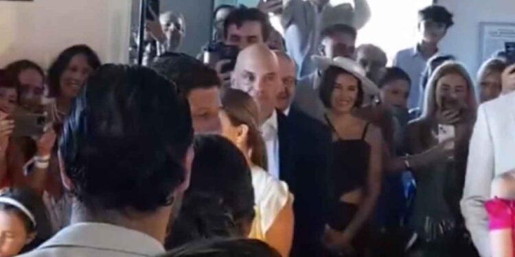 Convidados, João Campos e Tabata Amaral não foram no casamento do filho de Alexandre de Moraes