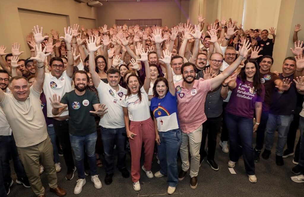 Com 120 prefeitos presentes, Raquel Lyra reúne base e pede empenho na reta final