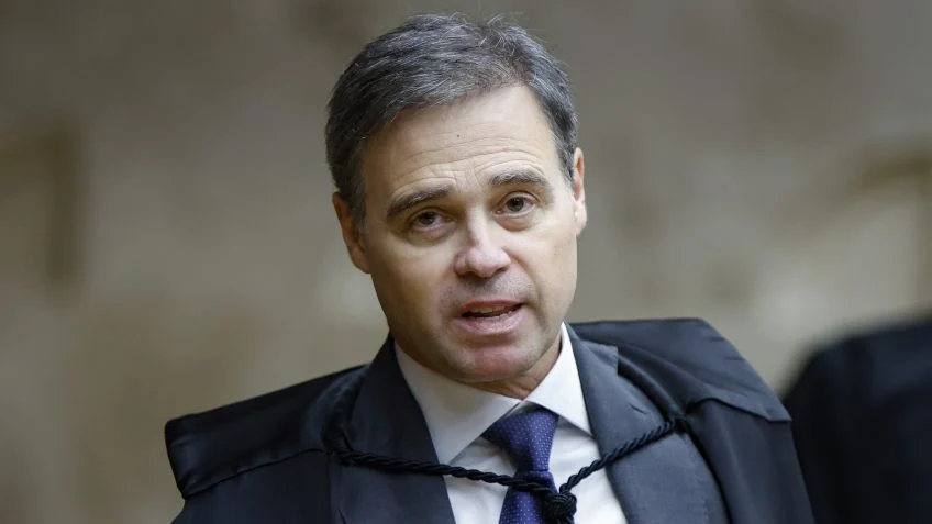 A aposta alta de André Mendonça