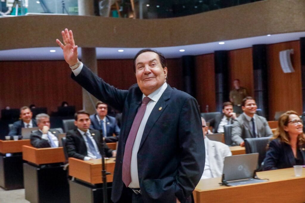 Por unanimidade, Justiça Eleitoral aprova registro de candidatura de Izaías Régis a deputado federal
