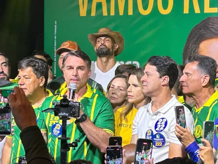 Flávio Bolsonaro qualifica de nojo reunião do STF e lembra que se eleito Lula vai indicar “mais quatro Alexandre de Moraes”