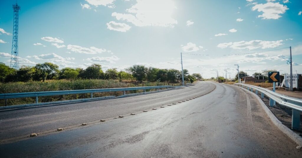 VEM MAIS ENTREGAS POR AÍ: Governo de Pernambuco inicia recuperação de mais de 1,5 mil km de rodovias com investimento de R$ 743 milhões