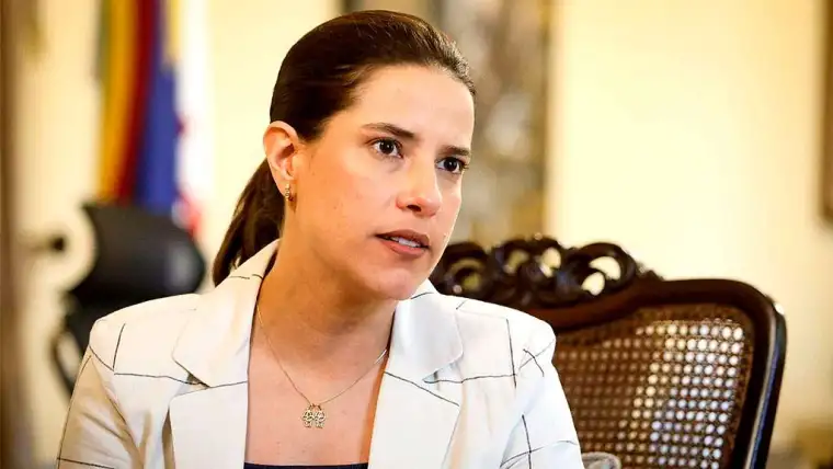 Raquel diz que grupo de João Campos “atrapalhou o tempo inteiro” seu governo
